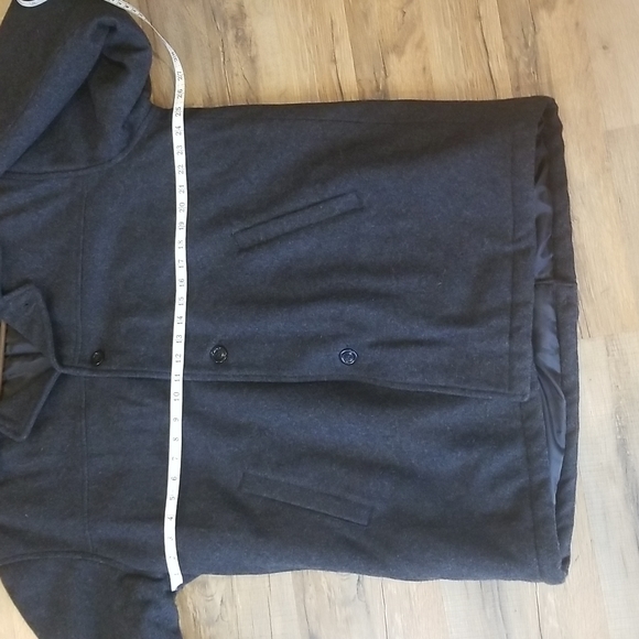 ABERDEEN COLLECTION 80% Wool Gray Overcoat - Picture 13 of 15